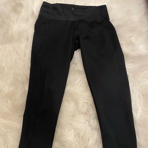 7/8s Adidas leggings in pristine condition